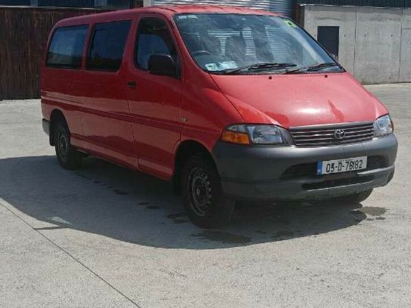 Toyota HiAce School Bus, Diesel, 2005, Red