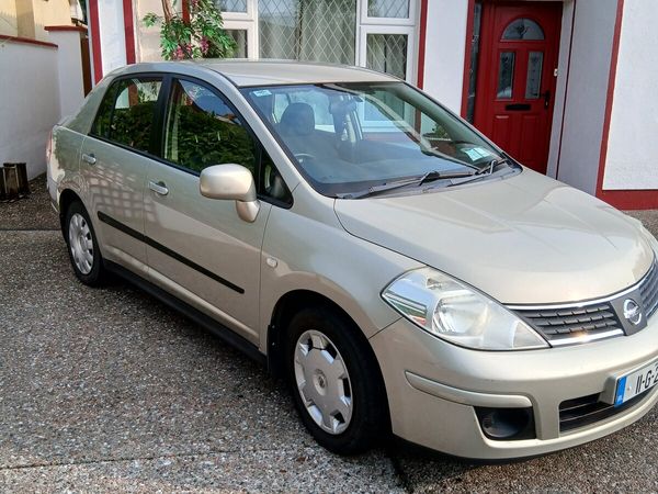 Nissan Tiida Saloon, Diesel, 2011, Silver