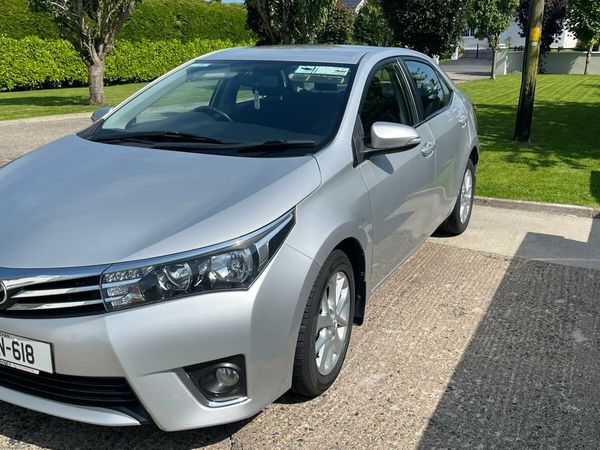 Toyota Corolla Saloon, Diesel, 2016, Silver