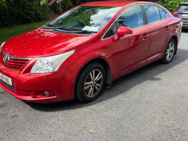 Toyota Avensis Saloon, Diesel, 2010, Red