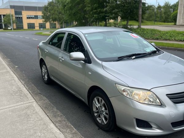 Toyota Corolla Saloon, Petrol, 2010, Silver