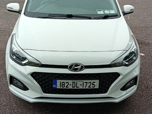 Hyundai i20 Hatchback, Petrol, 2018, White