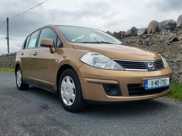 Nissan Tiida Hatchback, Diesel, 2011, Gold