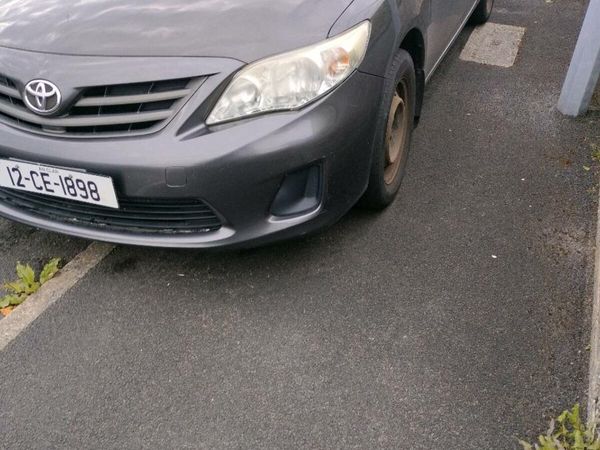 Toyota Corolla Saloon, Petrol, 2012, Grey