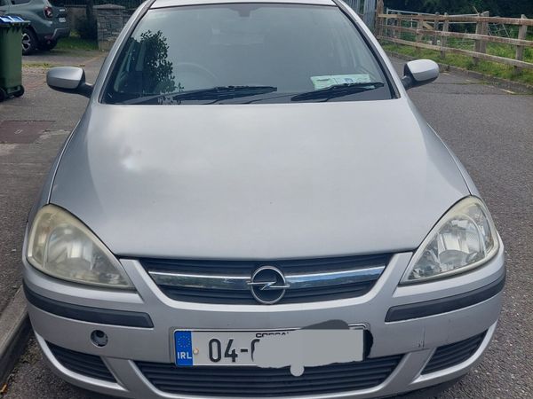 Opel Corsa Hatchback, Petrol, 2004, Silver