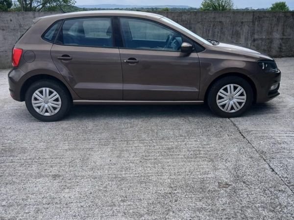 Volkswagen Polo Hatchback, Petrol, 2015, Brown