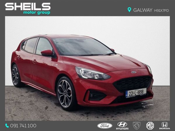 Ford Focus Hatchback, Petrol Hybrid, 2022, Red