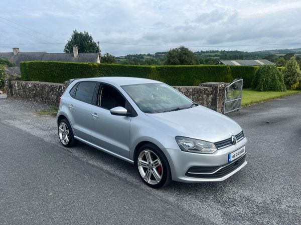 Volkswagen Polo Hatchback, Petrol, 2014, Silver