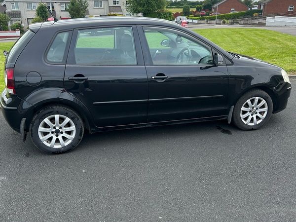 Volkswagen Polo Hatchback, Petrol, 2008, Black