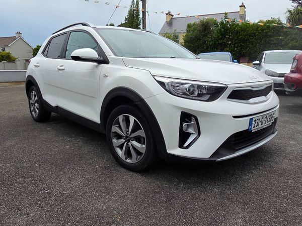 Kia Stonic SUV, Petrol, 2023, White