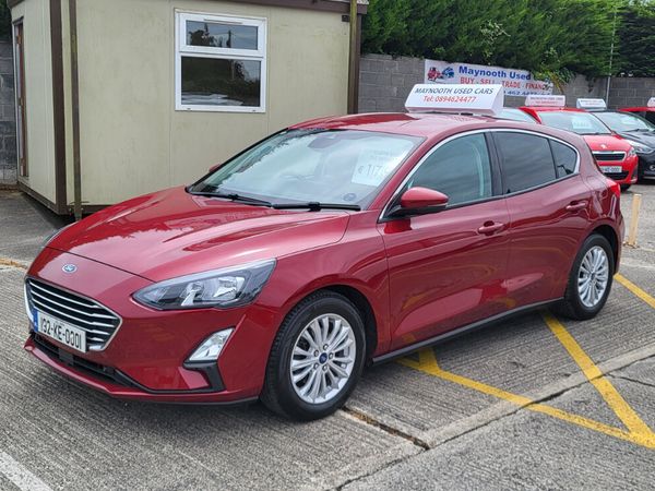 Ford Focus Hatchback, Petrol, 2019, Red