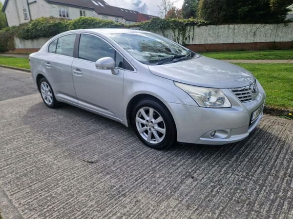 Toyota Avensis Saloon, Diesel, 2011, Silver