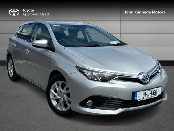 Toyota Auris MPV, Petrol Hybrid, 2018, Silver