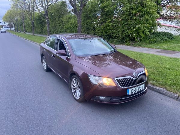 Skoda Superb Hatchback, Diesel, 2015, Red