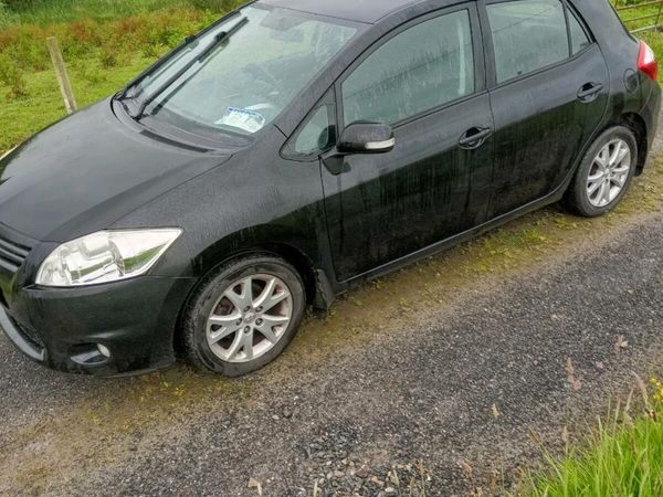 Toyota Auris Hatchback, Petrol, 2011, Black