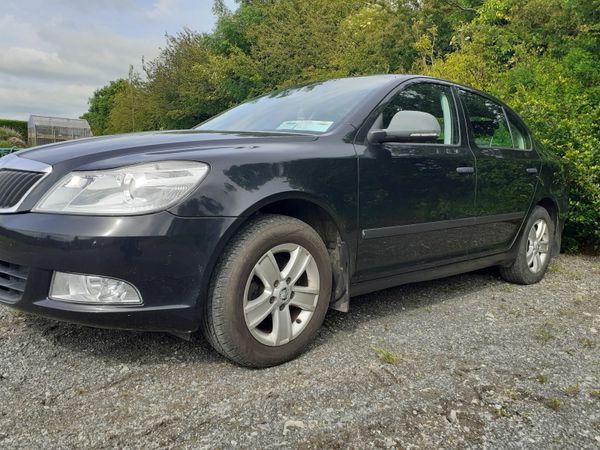 Skoda Octavia Saloon, Diesel, 2011, Black