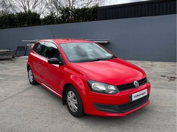 Volkswagen Polo Hatchback, Petrol, 2011, Red