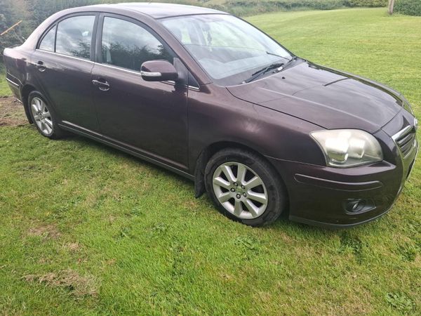 Toyota Avensis Saloon, Petrol, 2006, Red