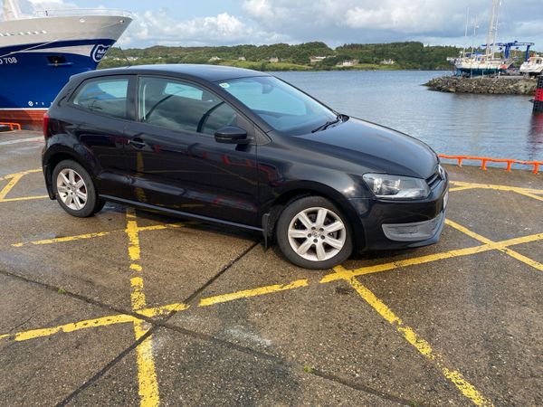 Volkswagen Polo Hatchback, Petrol, 2011, Black