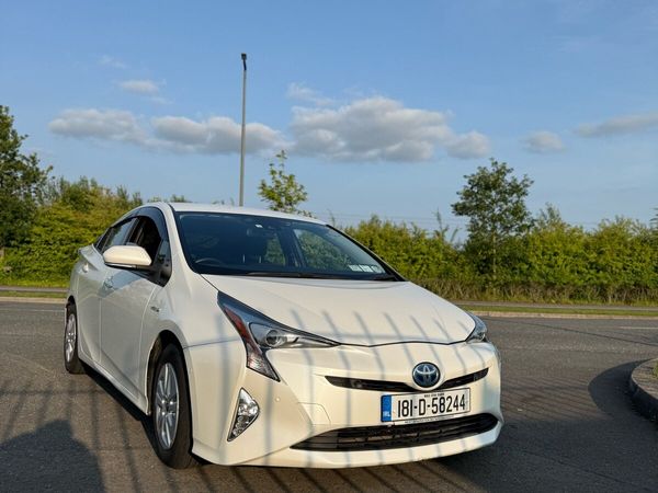 Toyota Prius Hatchback, Petrol Hybrid, 2018, White