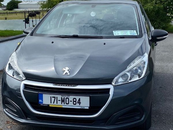 Peugeot 208 Hatchback, Diesel, 2017, Grey