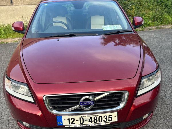 Volvo S40 Saloon, Diesel, 2012, Red