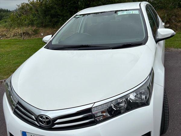Toyota Corolla Saloon, Diesel, 2016, White