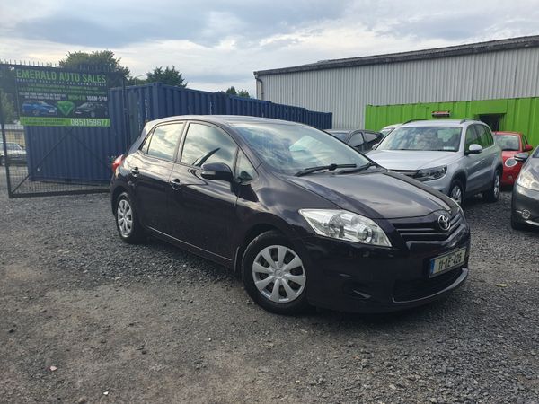 Toyota Auris Hatchback, Diesel, 2011, Purple