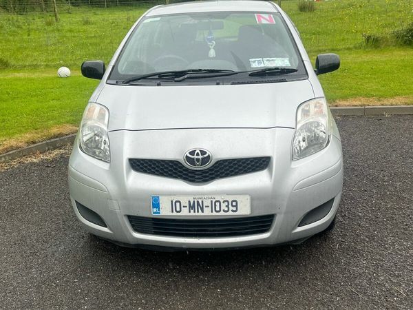 Toyota Yaris Hatchback, Petrol, 2010, Silver