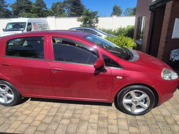 Fiat Punto Hatchback, Petrol, 2010, Red