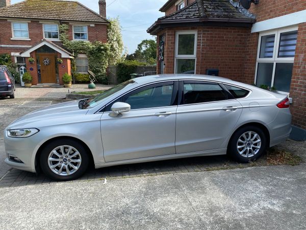 Ford Mondeo Hatchback, Diesel, 2017, Silver