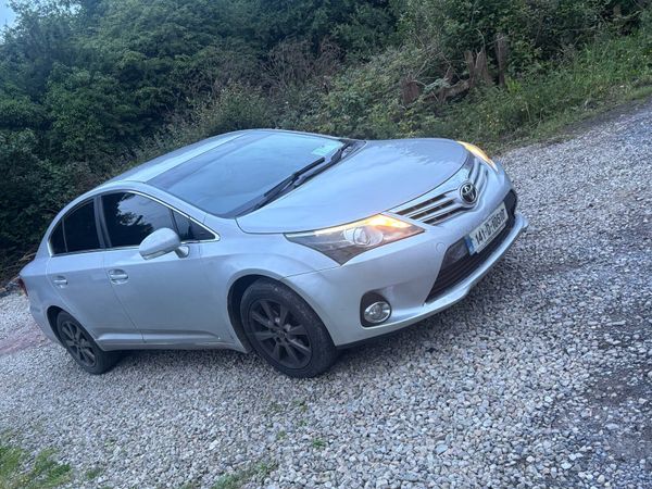 Toyota Avensis Saloon, Diesel, 2014, Silver