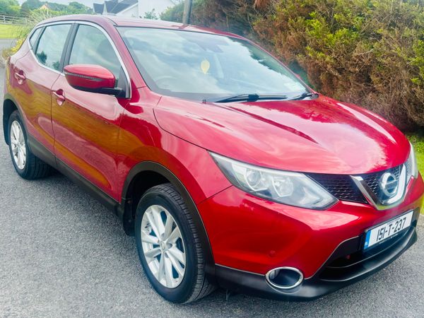 Nissan Qashqai Hatchback, Diesel, 2015, Red