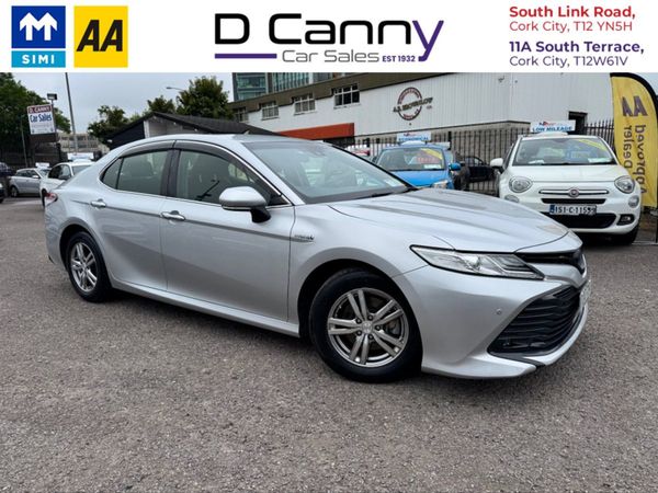 Toyota Camry Saloon, Petrol Hybrid, 2017, Silver