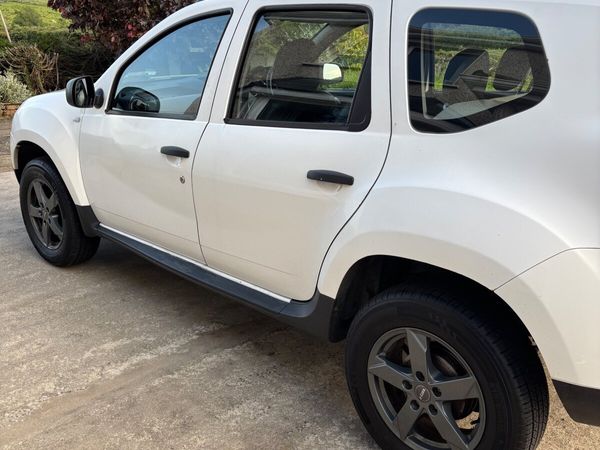 Dacia Duster SUV, Diesel, 2014, White