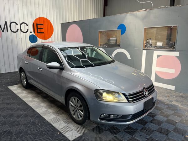 Volkswagen Passat Saloon, Petrol, 2012, Silver