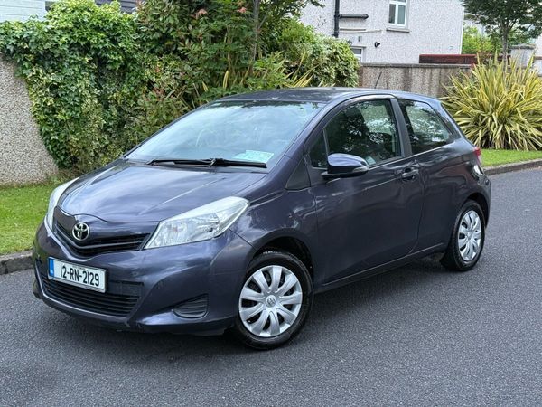 Toyota Yaris Hatchback, Petrol, 2012, Blue