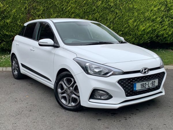 Hyundai i20 Hatchback, Petrol, 2019, White