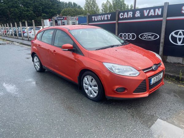 Ford Focus Hatchback, Diesel, 2011, Red