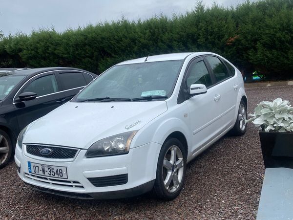 Ford Focus Hatchback, Petrol, 2007, White