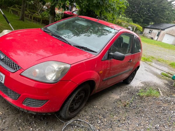 Ford Fiesta Hatchback, Petrol, 2007, Red