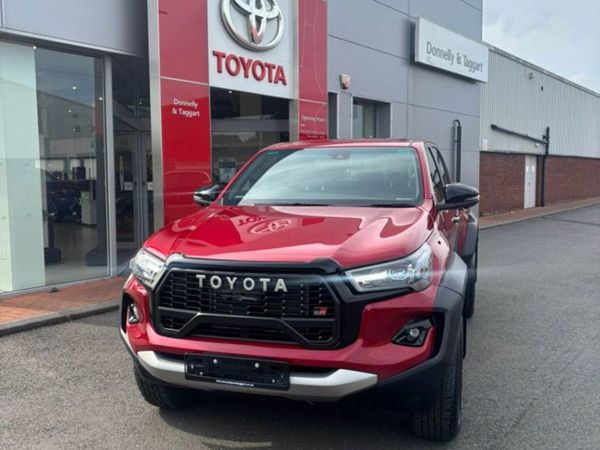 Toyota Hilux , 2025, Red