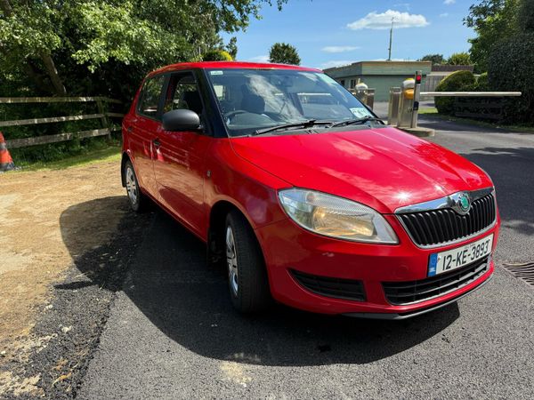 Skoda Fabia Hatchback, Diesel, 2012, Red