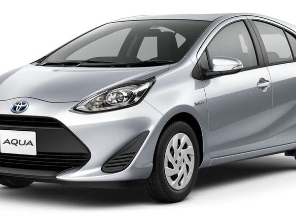 Toyota Aqua Hatchback, Petrol, 2019, Silver