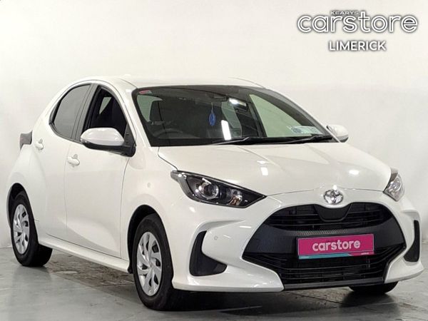 Toyota Yaris Hatchback, Petrol, 2021, White