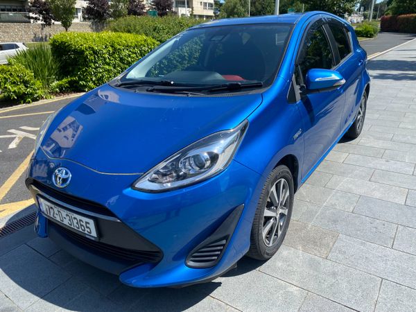 Toyota Aqua Hatchback, Petrol Hybrid, 2017, Blue