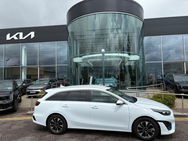 Kia Ceed Hatchback, Petrol Plug-in Hybrid, 2024, White