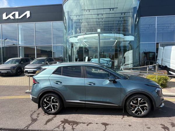 Kia Sportage MPV, Diesel, 2022, Grey