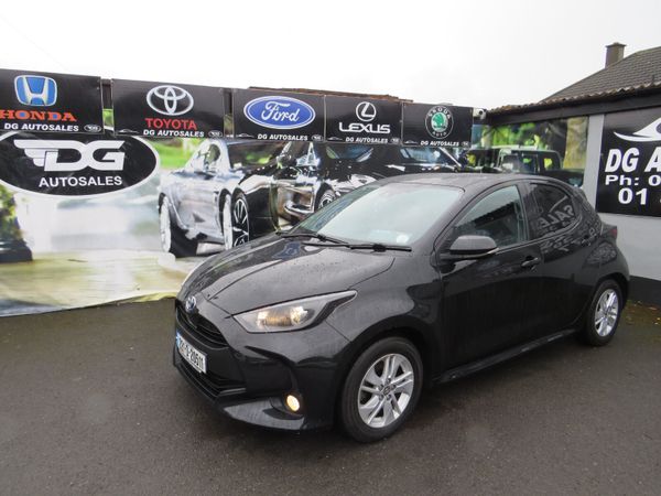 Toyota Yaris Hatchback, Petrol Hybrid, 2022, Black