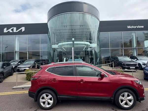 Nissan Qashqai SUV, Diesel, 2019, Red